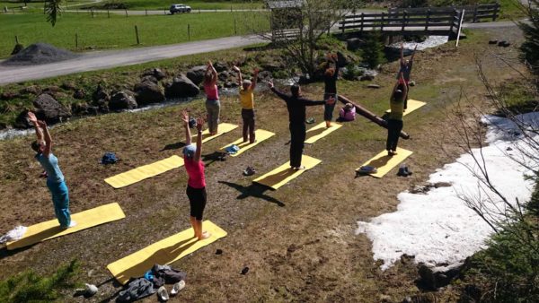 escalade et yoga - salutation au soleil